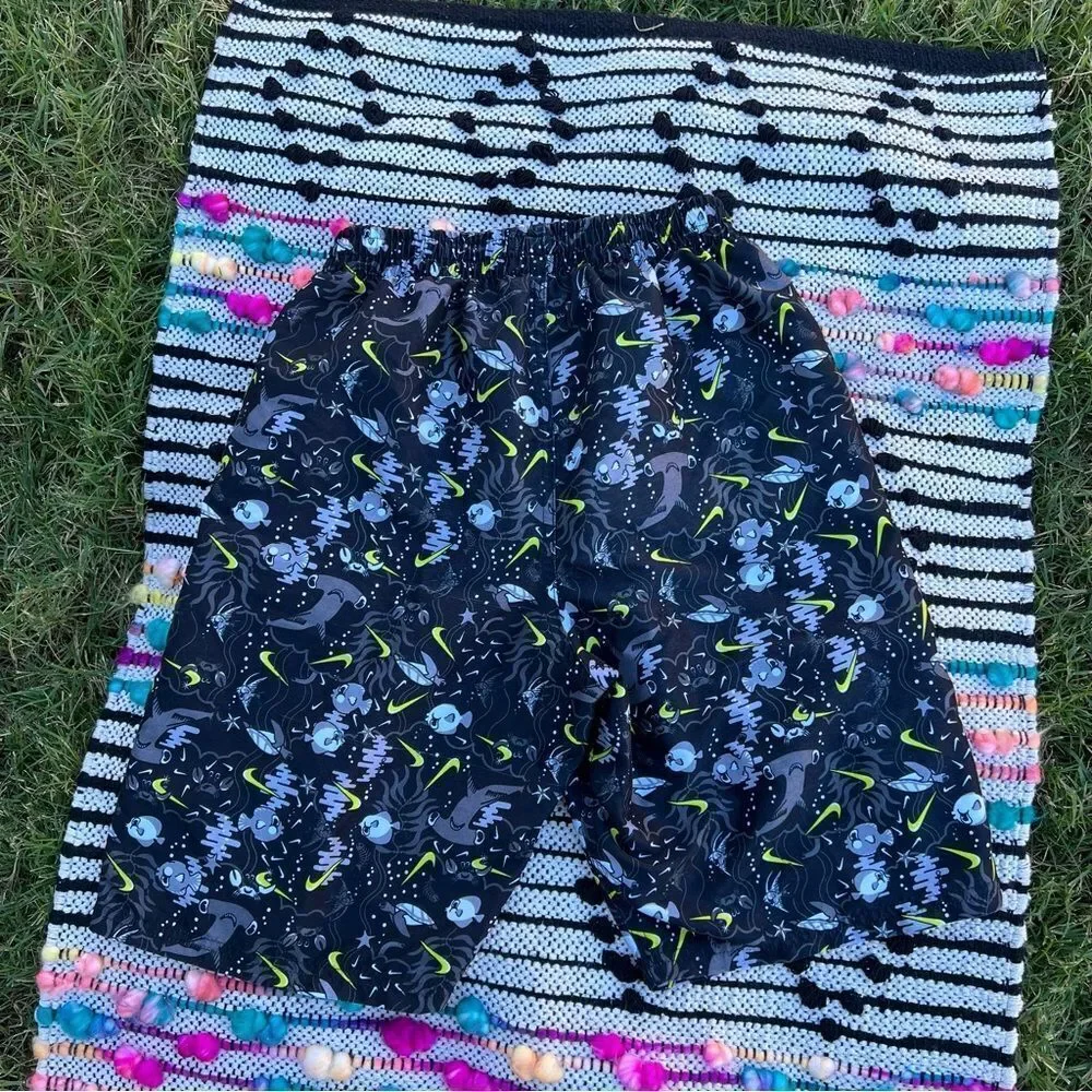 Nike Black Lime Green Shark Sea Friends Swim Trunks Boys‎ Volley Shorts Sz XL